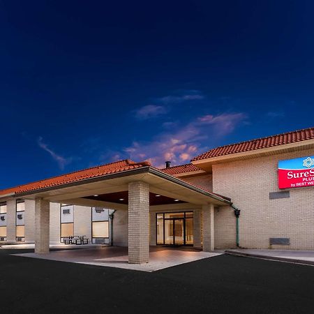 Surestay Plus By Best Western Виндзор Экстерьер фото