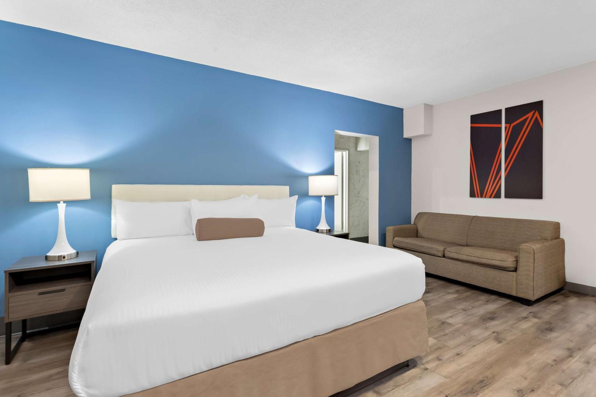 Surestay Plus By Best Western Виндзор Экстерьер фото