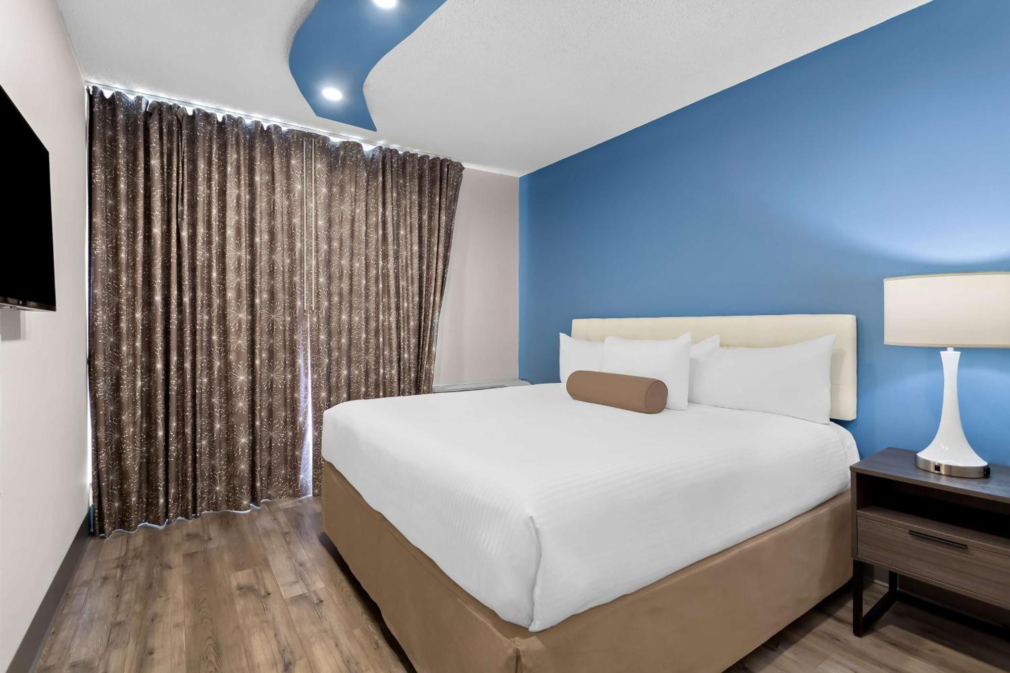 Surestay Plus By Best Western Виндзор Экстерьер фото