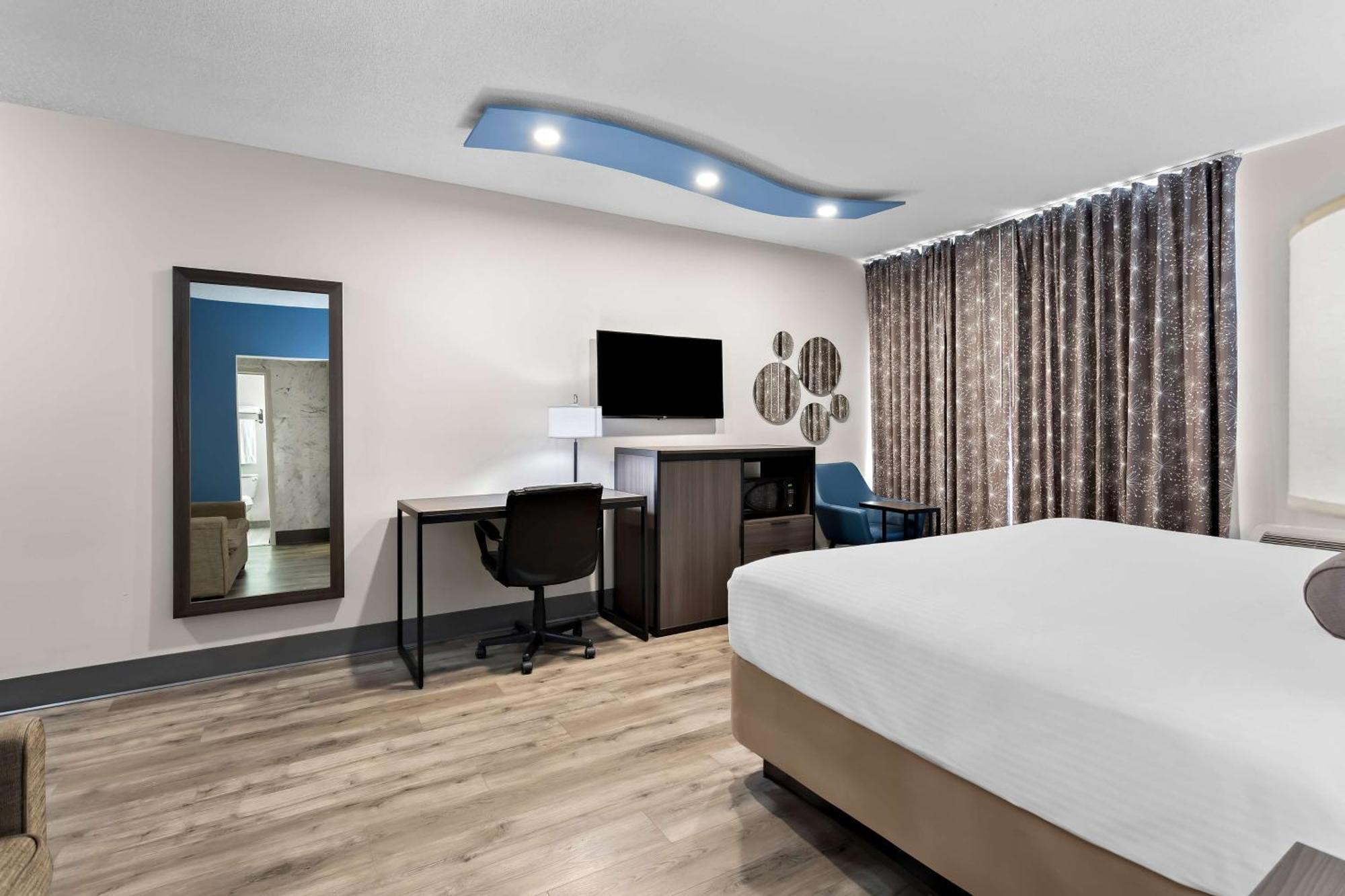 Surestay Plus By Best Western Виндзор Экстерьер фото
