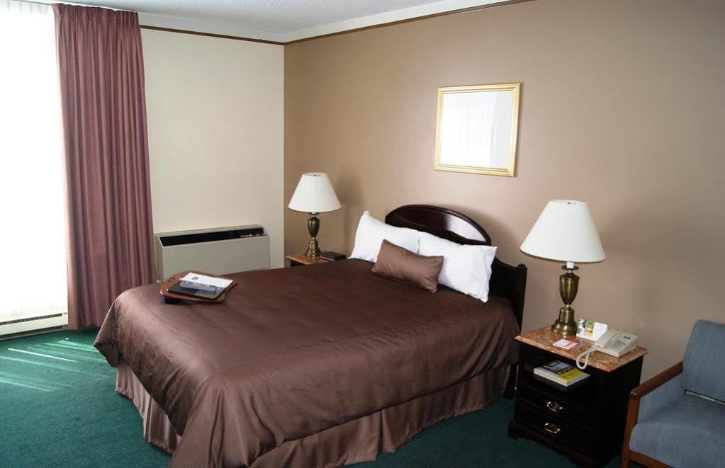 Surestay Plus By Best Western Виндзор Экстерьер фото